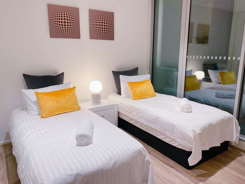 Xu's Residence@888 Collins St - VIC Tourism 3