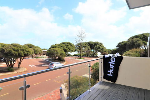 Yallingup Beach Resort - VIC Tourism 2