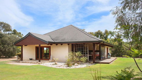 Yallingup Retreat - VIC Tourism 0