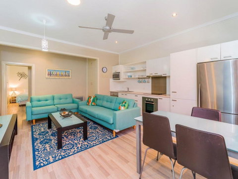 Yamba Daze - Sunset - Pet Friendly - VIC Tourism 1