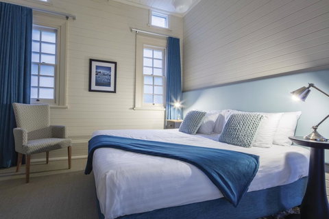 Yarrangobilly Caves House - VIC Tourism 1