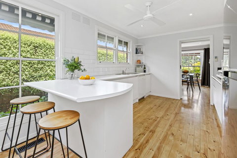 YIN-YANG - MOUNT ELIZA - VIC Tourism 2