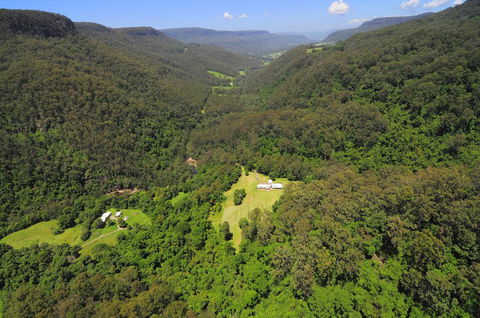 Yeola - Lush Location With River Access! - VIC Tourism 0