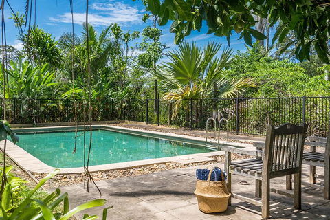 Your Luxury Escape - Cedar View - VIC Tourism 3