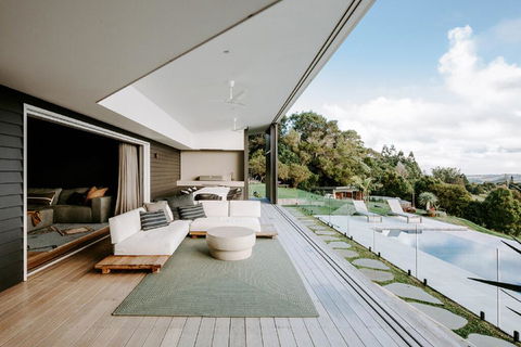 Your Luxury Escape - The Retreat - VIC Tourism 1