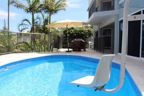 Zaffiro Beach House - VIC Tourism 1