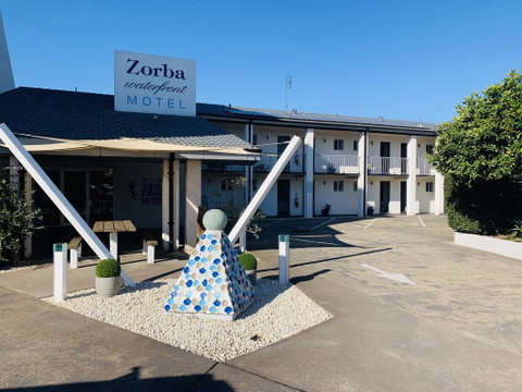 Zorba Waterfront Motel - VIC Tourism 0