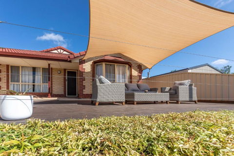 4 Pelican Court, Woodlane Mypolonga. - VIC Tourism 0