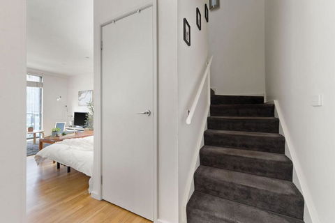A 2BR Loft Near Melbourne Central FREE Parking - VIC Tourism 3