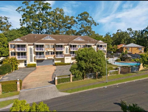 A 3 Bedders Close To Everything - VIC Tourism 1