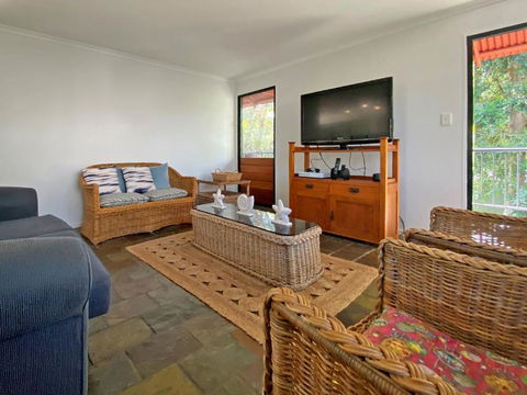 A BEACH AFFAIR - VIC Tourism 2