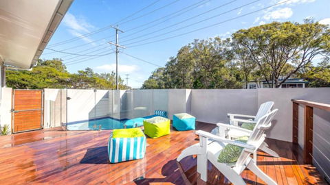 A Beachside Beauty With Pool - VIC Tourism 0