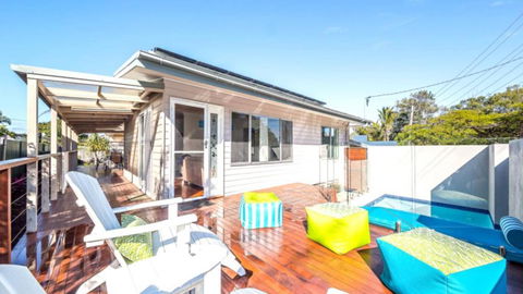 A Beachside Beauty With Pool - VIC Tourism 2