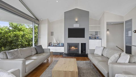 A Beachside Getaway - 8 - VIC Tourism 1