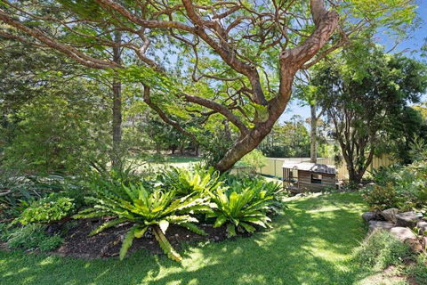 A Charming Queenslander - VIC Tourism 1