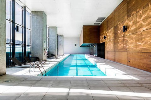 A Chic 2BR Apt City Views Near Southern Cross - VIC Tourism 2