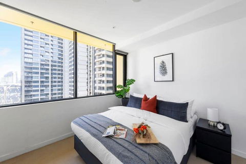 A Chic 2BR Apt City Views Near Southern Cross - VIC Tourism 3