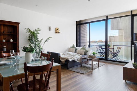 A Chic 2BR Apt Near Melbourne Uni FREE Parking - VIC Tourism 2