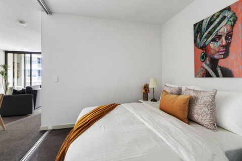 A Chic 2BR Apt Near Southern Cross, With Secure Parking - VIC Tourism 2