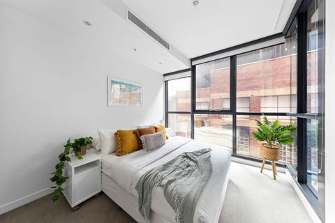 A Chic & Comfy 2BR Apt Near Federation Square - VIC Tourism 0