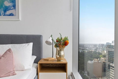 A Chic & Lovely 2BR Apt CBD With City Views - VIC Tourism 1