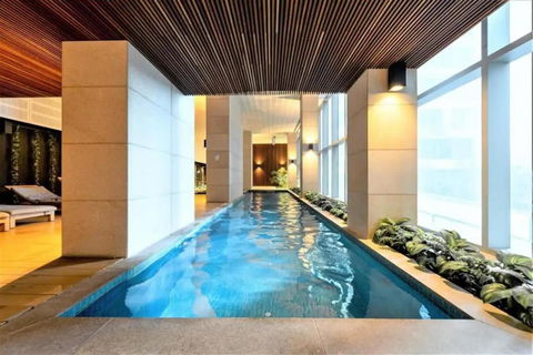 A Chic & Lovely 2BR Apt CBD With City Views - VIC Tourism 2