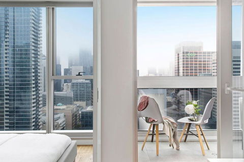 A Chic & Lovely 2BR Apt CBD With City Views - VIC Tourism 4