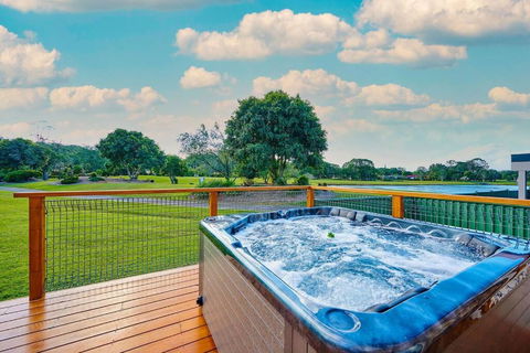 A Kids Dream & Paradise For Parents - VIC Tourism 0