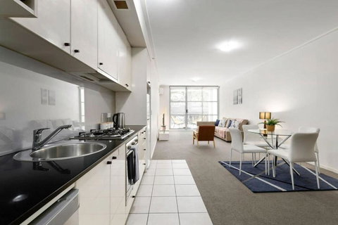 A Modern & Cozy Studio Next To Darling Harbour - VIC Tourism 3