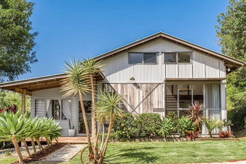 A Perfect Stay - The Barn Door - VIC Tourism 1