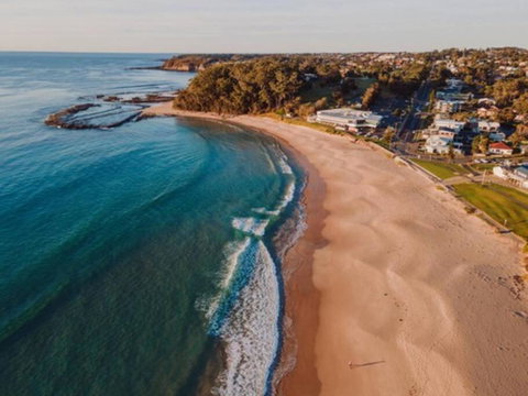 A Reef Intermission - A Coast Break At Mollymook - VIC Tourism 0