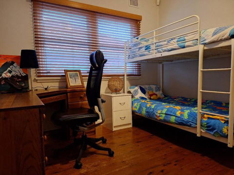 A Rosy House In Roselands - VIC Tourism 2