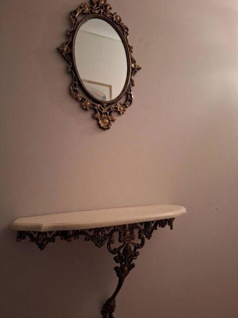 A Rosy House In Roselands - VIC Tourism 3