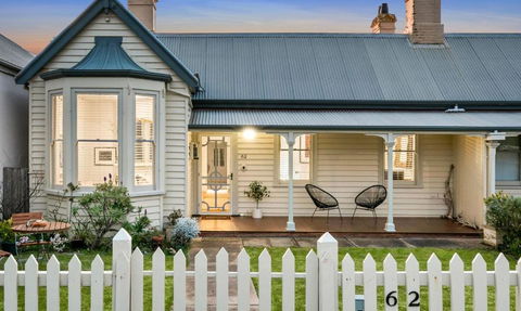 A Sea Pilots Cottage - VIC Tourism 0