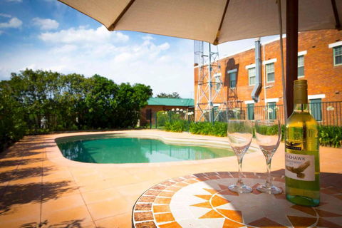 Abernethy House & Cottage - VIC Tourism 3