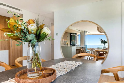 Absolute Beachfront Luxury Apartment - VIC Tourism 4