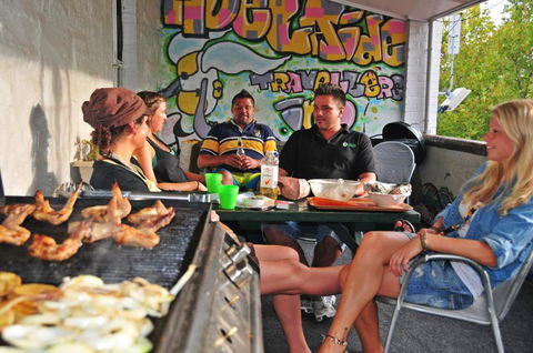 Adelaide Travellers Inn Backpackers Hostel - VIC Tourism 0