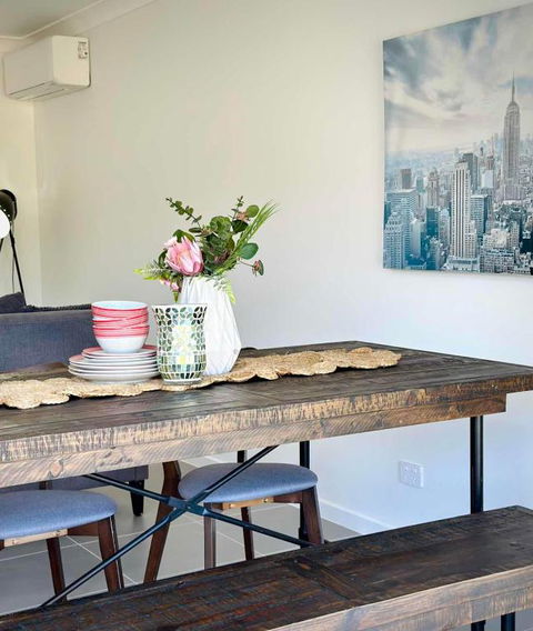 Adorable Modern 4 Br House WiFi & Parking - VIC Tourism 1