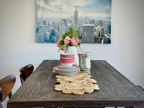 Adorable Modern 4 Br House WiFi & Parking - VIC Tourism 2