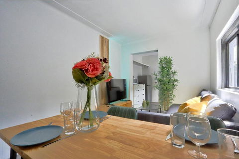 Affordable 2 Bedroom House Surry Hills 2 E-Bikes Included - VIC Tourism 3