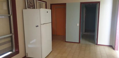 Affordable And Easy Access To Everything - VIC Tourism 0