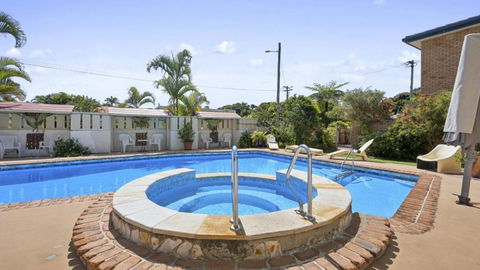 Affordable, Pool, Spa, Steps To Beach And Cafes - VIC Tourism 1