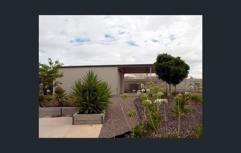 Agape Holiday Home With Pool Table ,NBN Internet - VIC Tourism 1