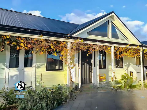 A Beautiful New Property, Walking Distance To The Beach In Esperance WA! - VIC Tourism 0