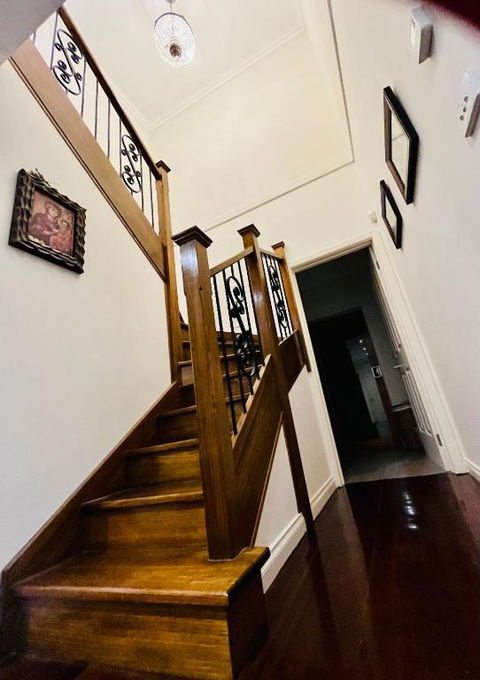 A Beautiful Home - VIC Tourism 2