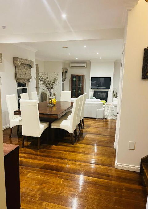 A Beautiful Home - VIC Tourism 0