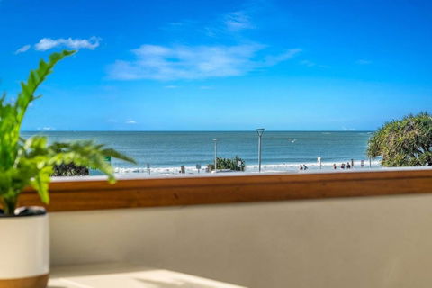 A Perfect Stay - Quiksilver Apartments The Pass - VIC Tourism 0