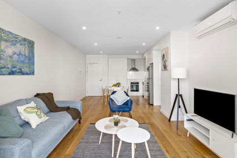 Ambrosia - East End Hillside Haven - VIC Tourism 2