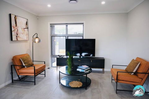 Aircabin - Denham Court - Modern - 4 Beds House - VIC Tourism 2