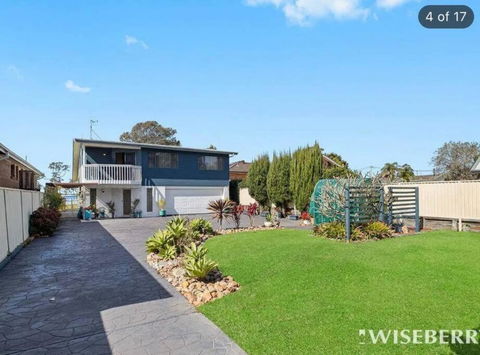Aircabin - Tuggerawong - Lake Front - 3 Beds House - VIC Tourism 1